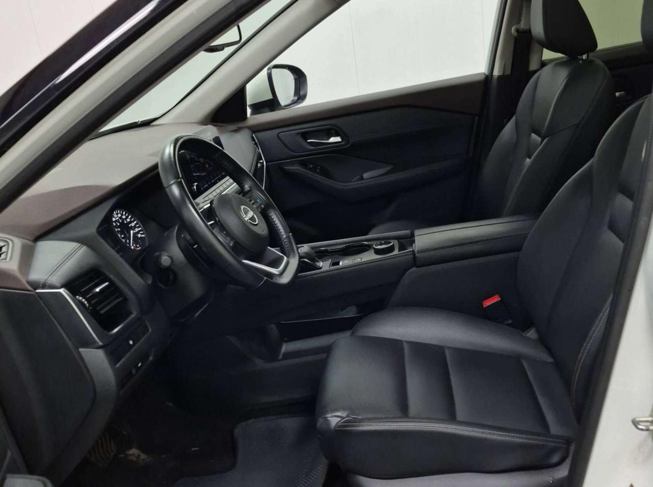 2023 Nissan Rogue SL| CLEAN CARFAX| LEATHER| PANOROOF| HEATED SEAT Photo4