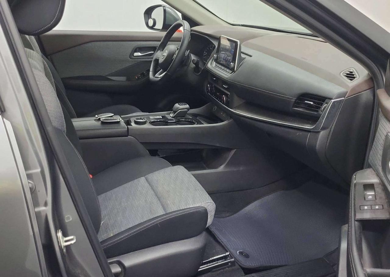 2023 Nissan Rogue SV| CLEAN CARFAX| HTD SEAT| BLIND SPOT| CARPLAY Photo
