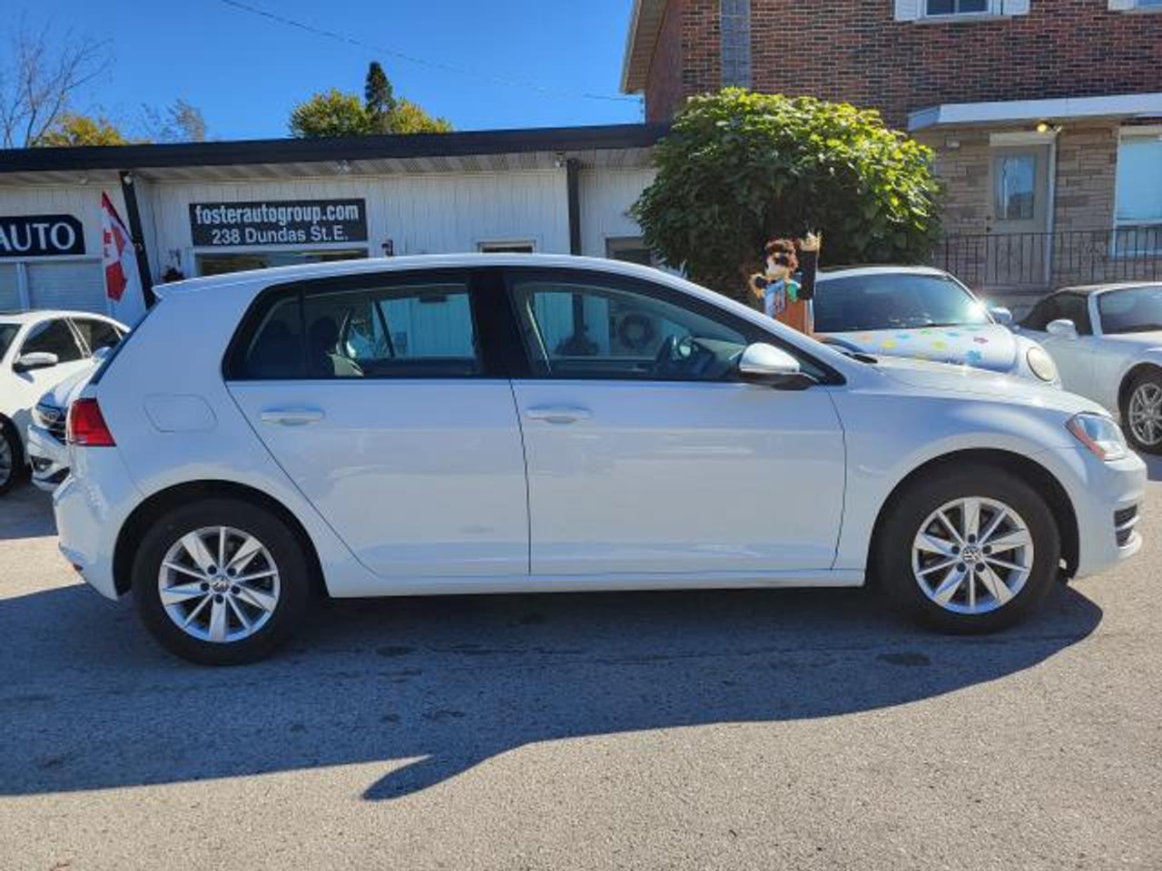 2016 Volkswagen Golf TRENDLINE Photo