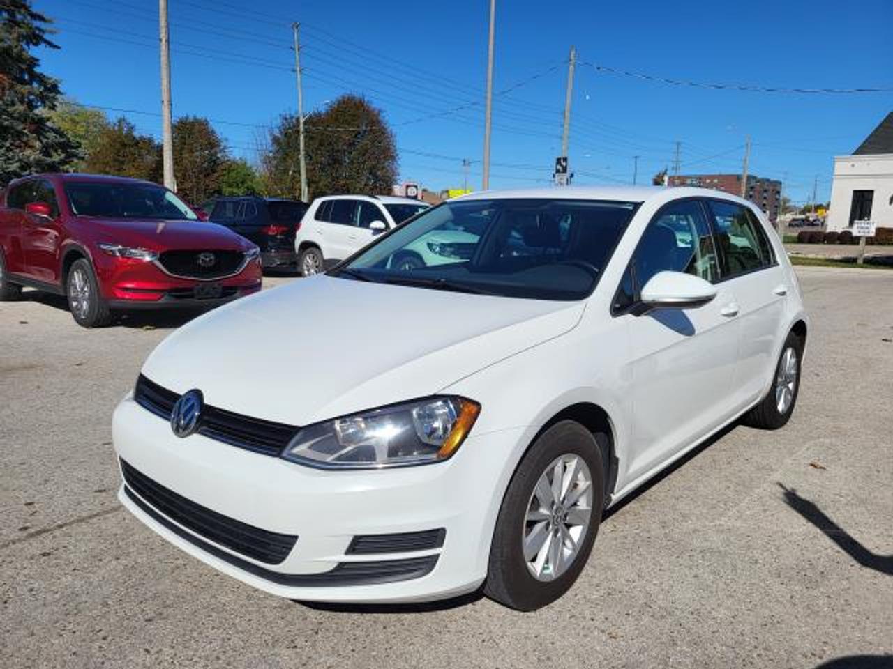 2016 Volkswagen Golf TRENDLINE Photo