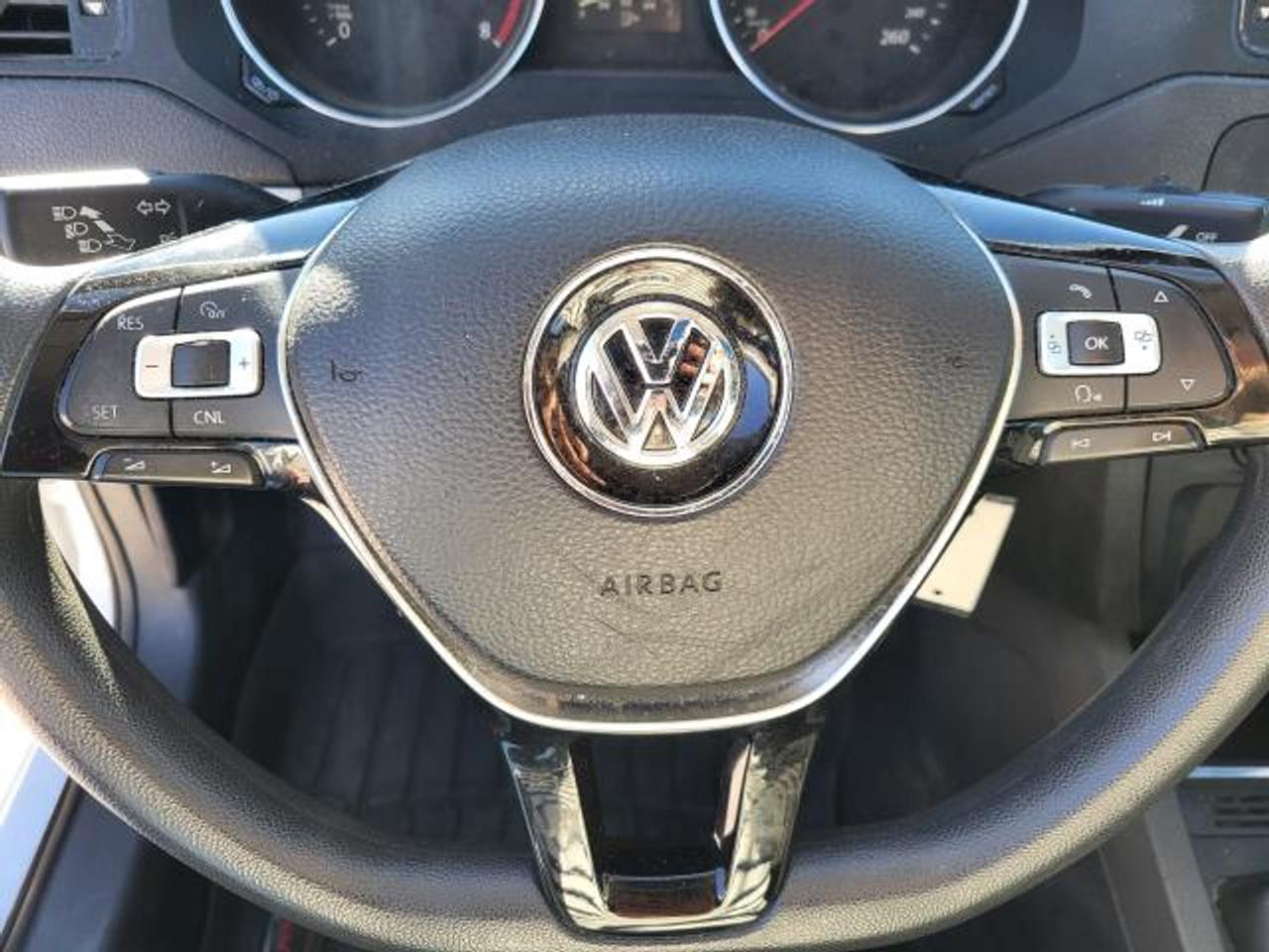 2015 Volkswagen Jetta Trendline Photo