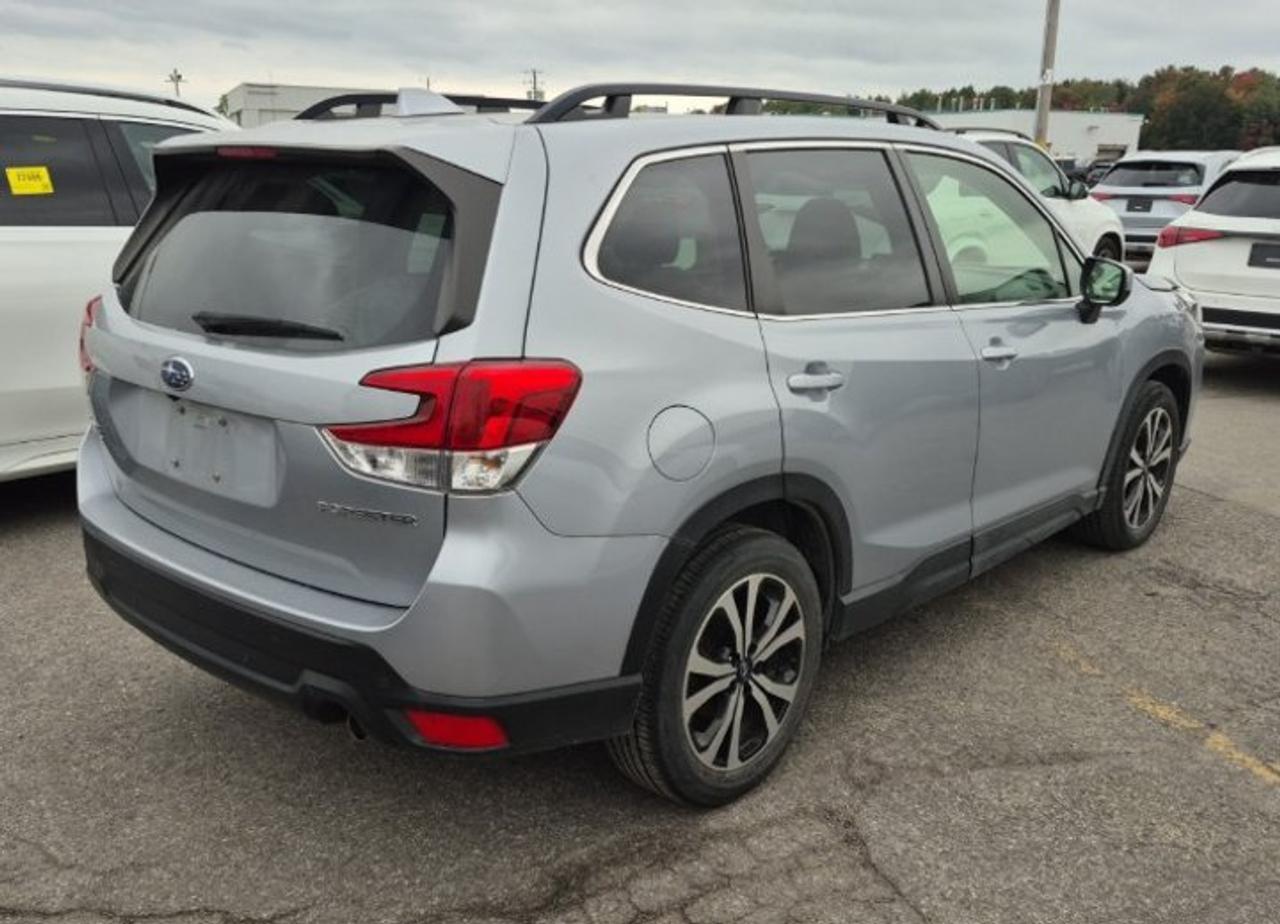 2022 Subaru Forester Limited AWD | Leather | Sunroof | Nav | Heated Wheel + seats | and More ! Photo