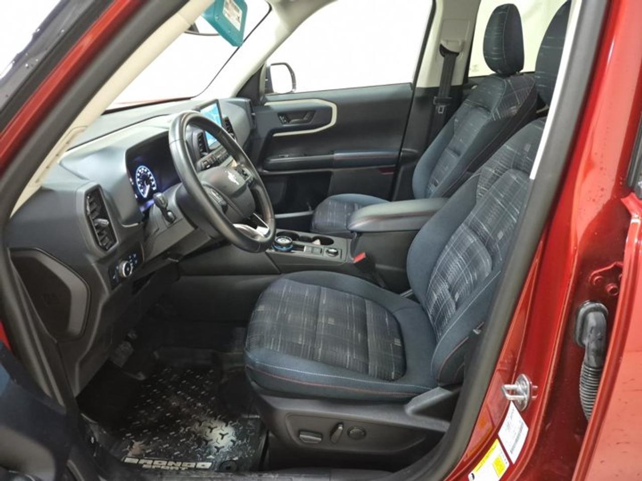 2024 Ford Bronco Sport Heritage 4WD | Moonroof | Heated Seats | Co-Pilot 360 | Remote Start | Wireless Charger | and More ! Photo2