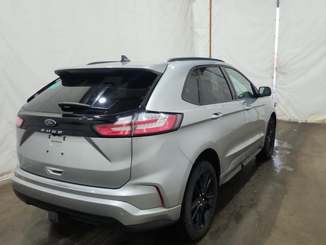 2022 Ford Edge ST Line AWD | Split Leather + Suede | Heated Seats + Steering | Wireless CarPlay | and More ! Photo3