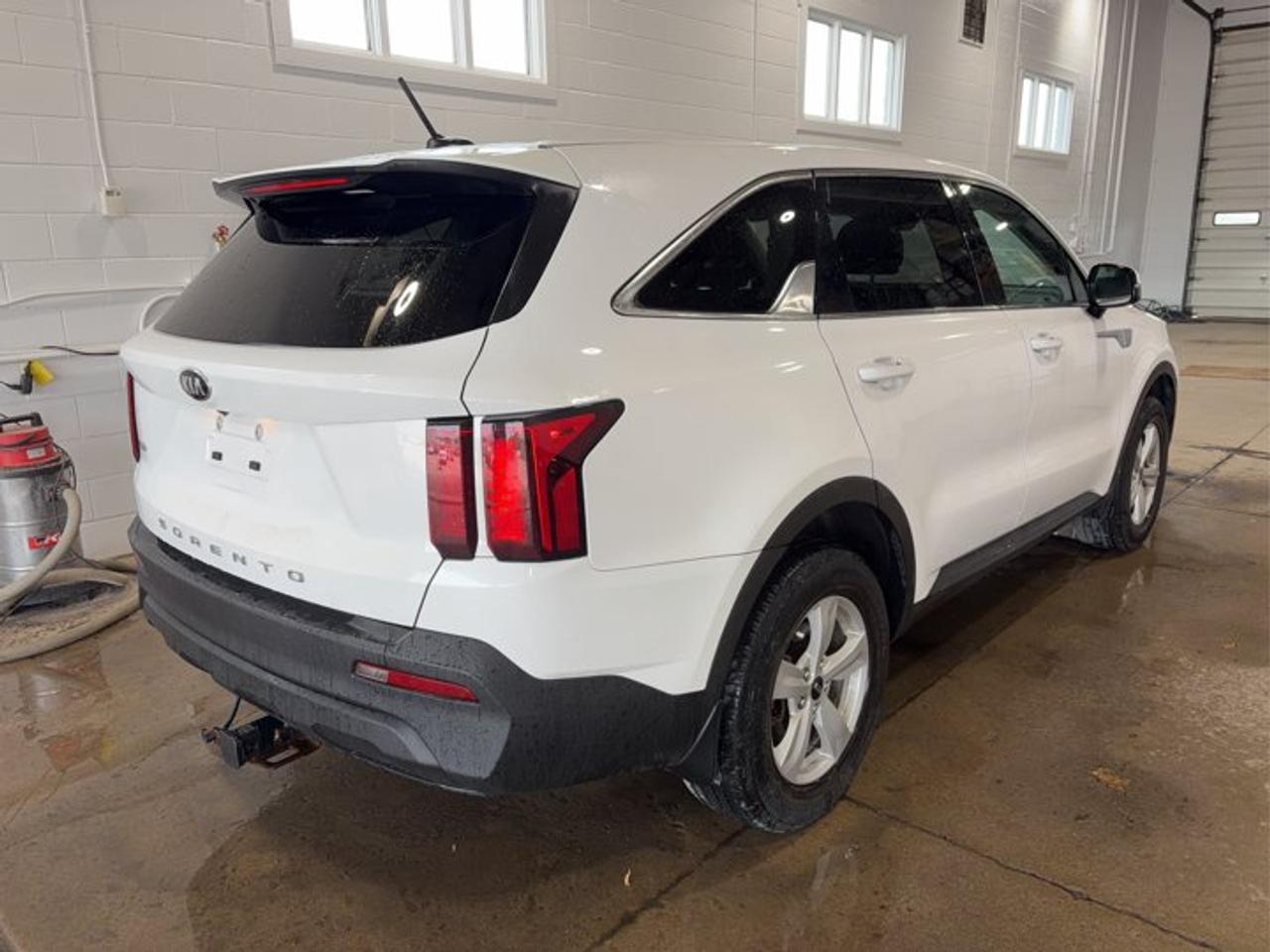 2021 Kia Sorento LX AWD | 7 Passenger | Heated Seats | Rearview Monitor | Lane Departure | Carplay + Android and More Photo