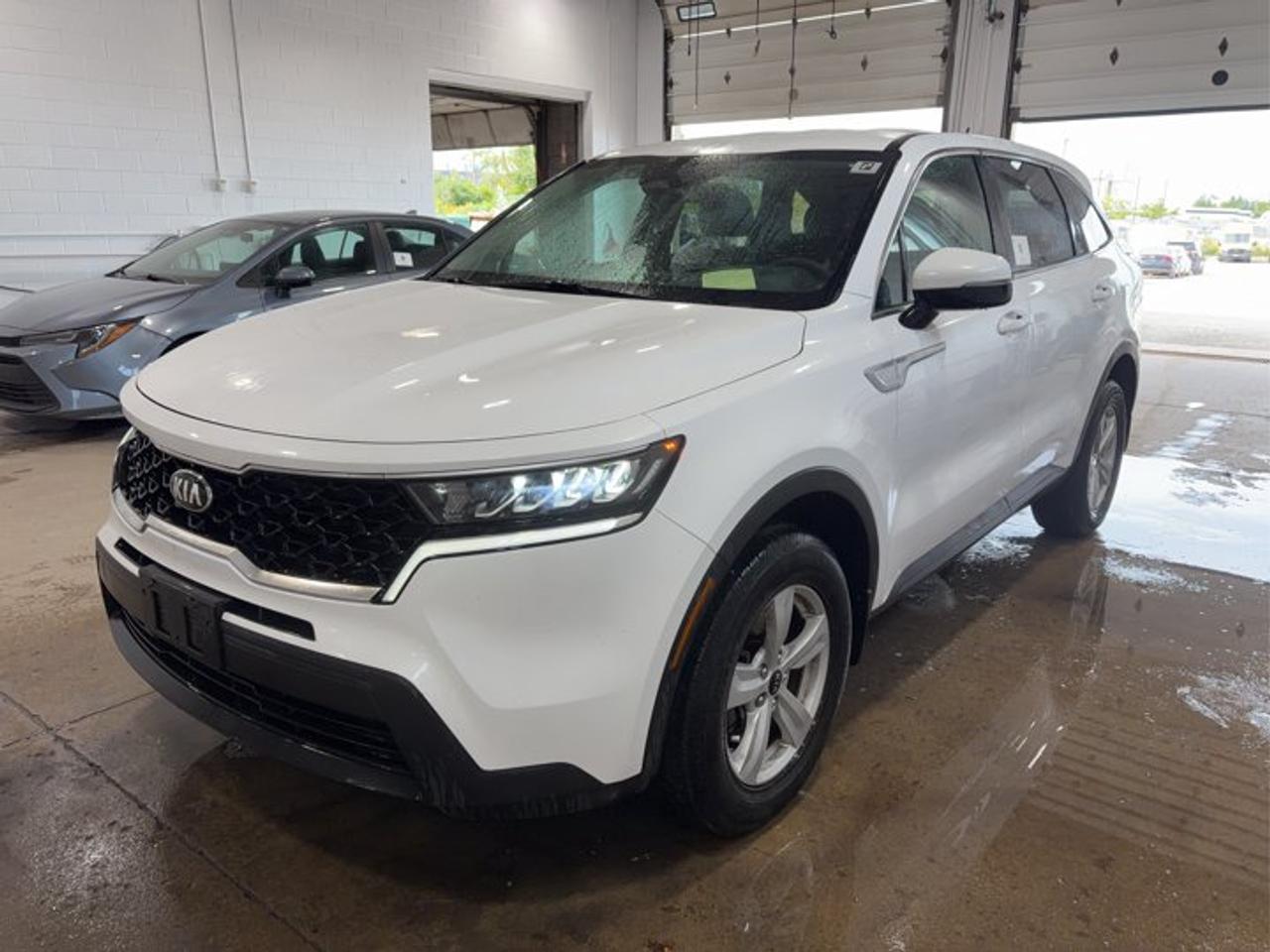 2021 Kia Sorento LX AWD | 7 Passenger | Heated Seats | Rearview Monitor | Lane Departure | Carplay + Android and More Photo0