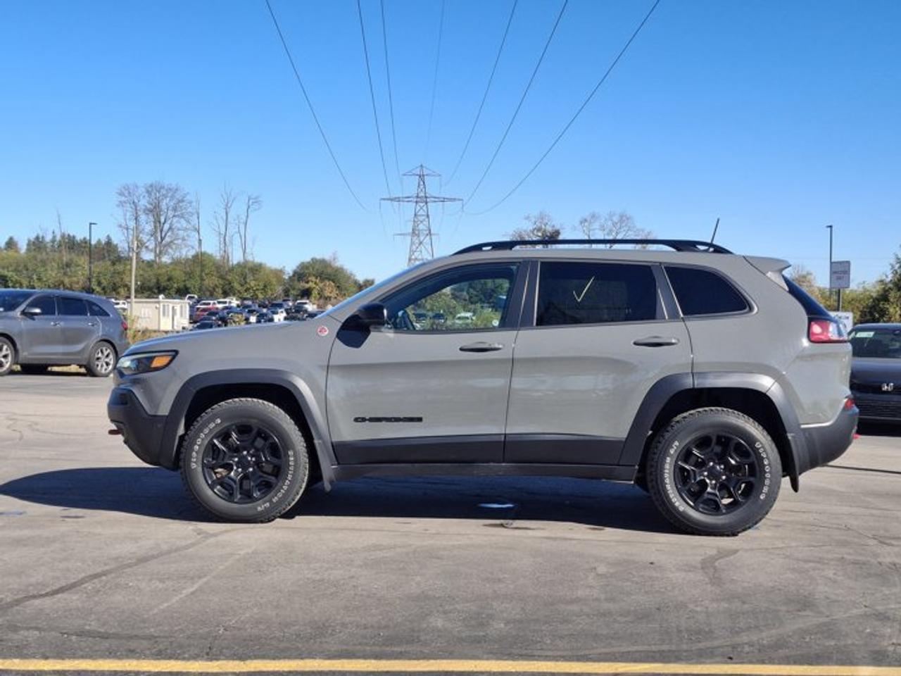 2023 Jeep Cherokee Trailhawk 4x4 | Leather | Navi | Heated + Ventilated Seats | Heated Steering | Power Liftgate & More Photo5