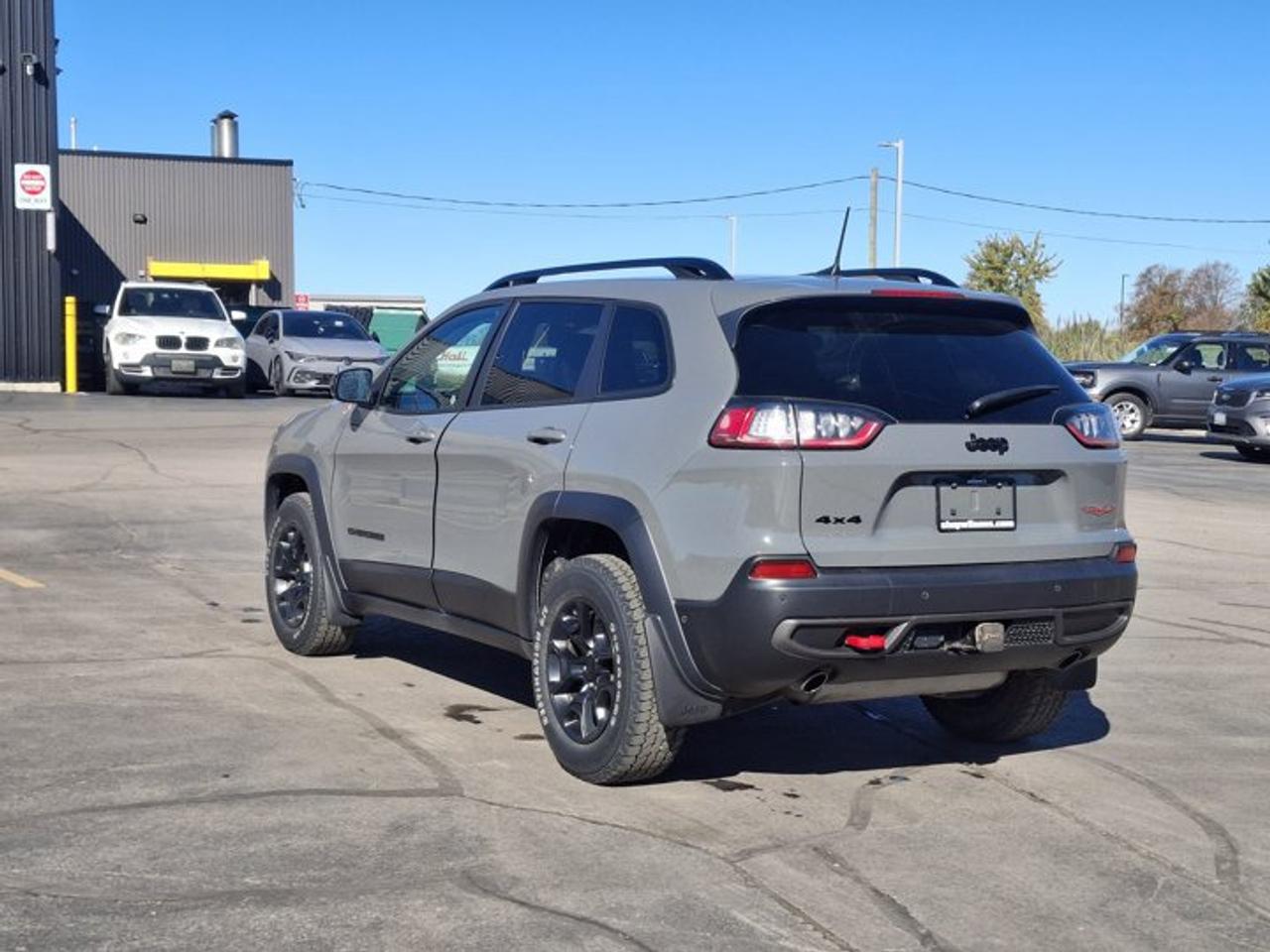 2023 Jeep Cherokee Trailhawk 4x4 | Leather | Navi | Heated + Ventilated Seats | Heated Steering | Power Liftgate & More Photo