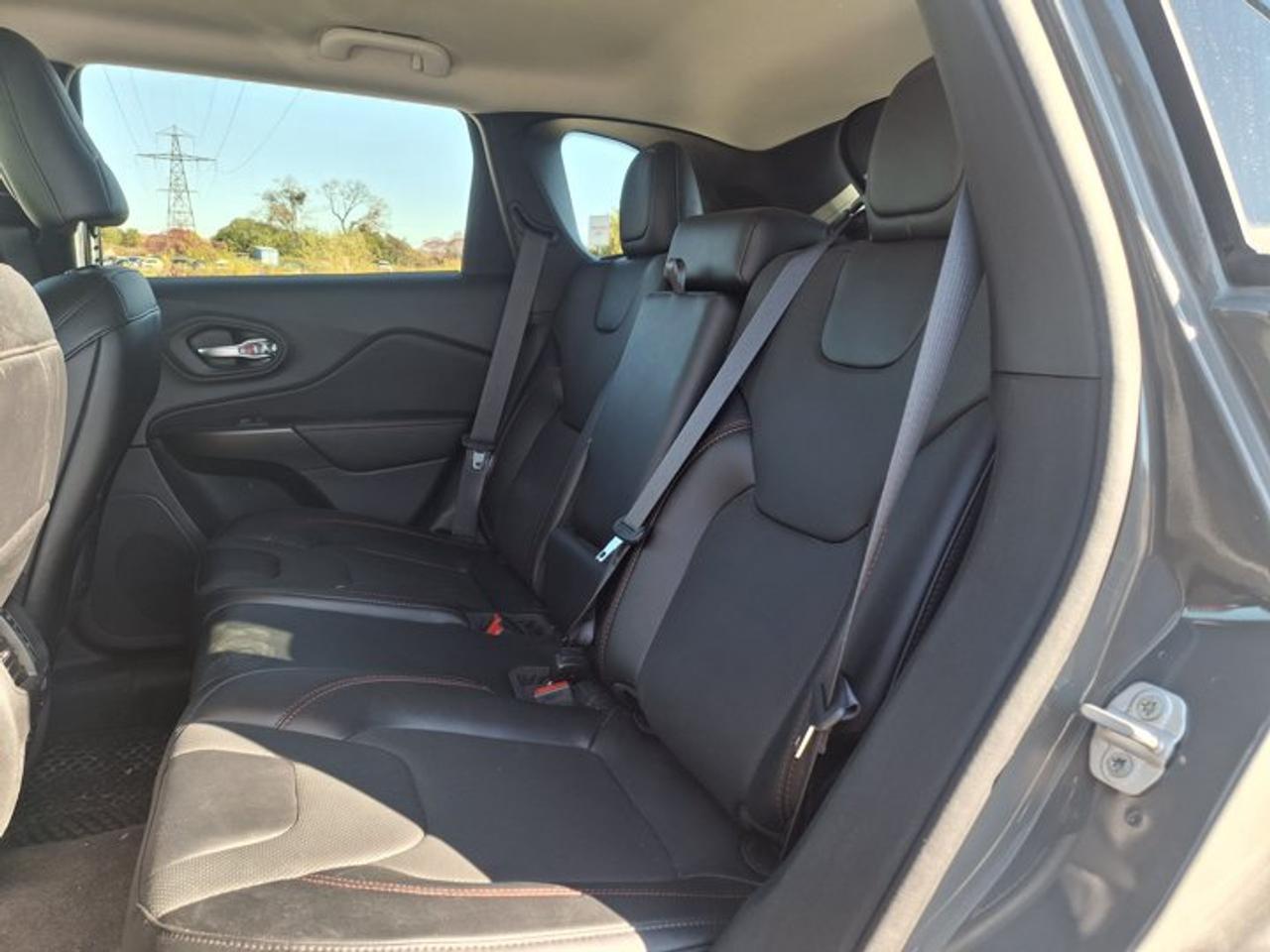2023 Jeep Cherokee Trailhawk 4x4 | Leather | Navi | Heated + Ventilated Seats | Heated Steering | Power Liftgate & More Photo