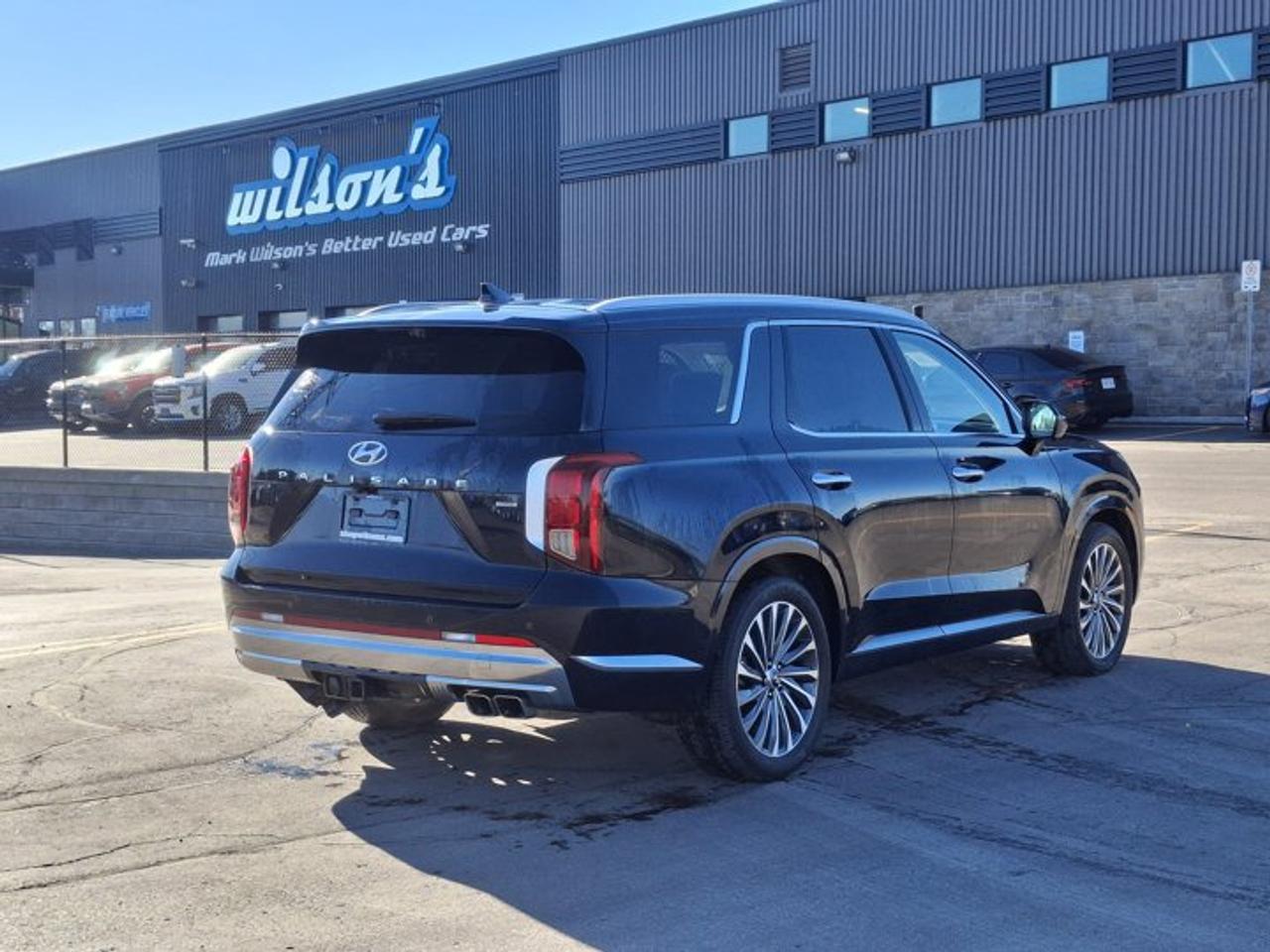 2024 Hyundai PALISADE Ultimate Calligraphy AWD | 7 Passenger | Leather | Dual Sunroof | Heated Seats + Steering and More ! Photo