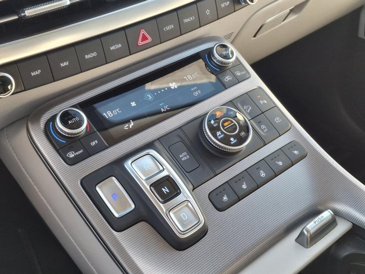 2024 Hyundai PALISADE Ultimate Calligraphy AWD | 7 Passenger | Leather | Dual Sunroof | Heated Seats + Steering and More ! Photo