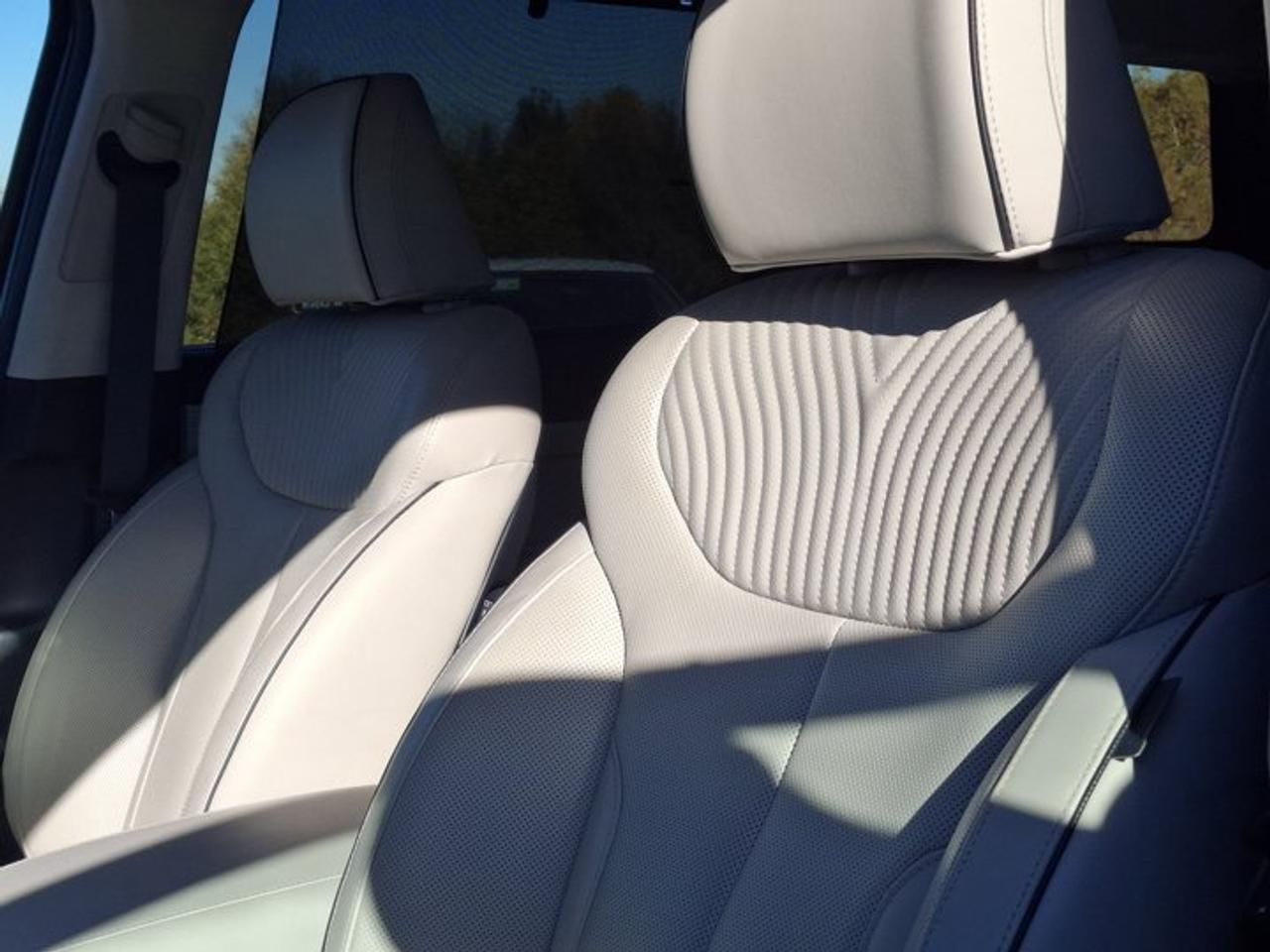 2024 Hyundai PALISADE Ultimate Calligraphy AWD | 7 Passenger | Leather | Dual Sunroof | Heated Seats + Steering and More ! Photo