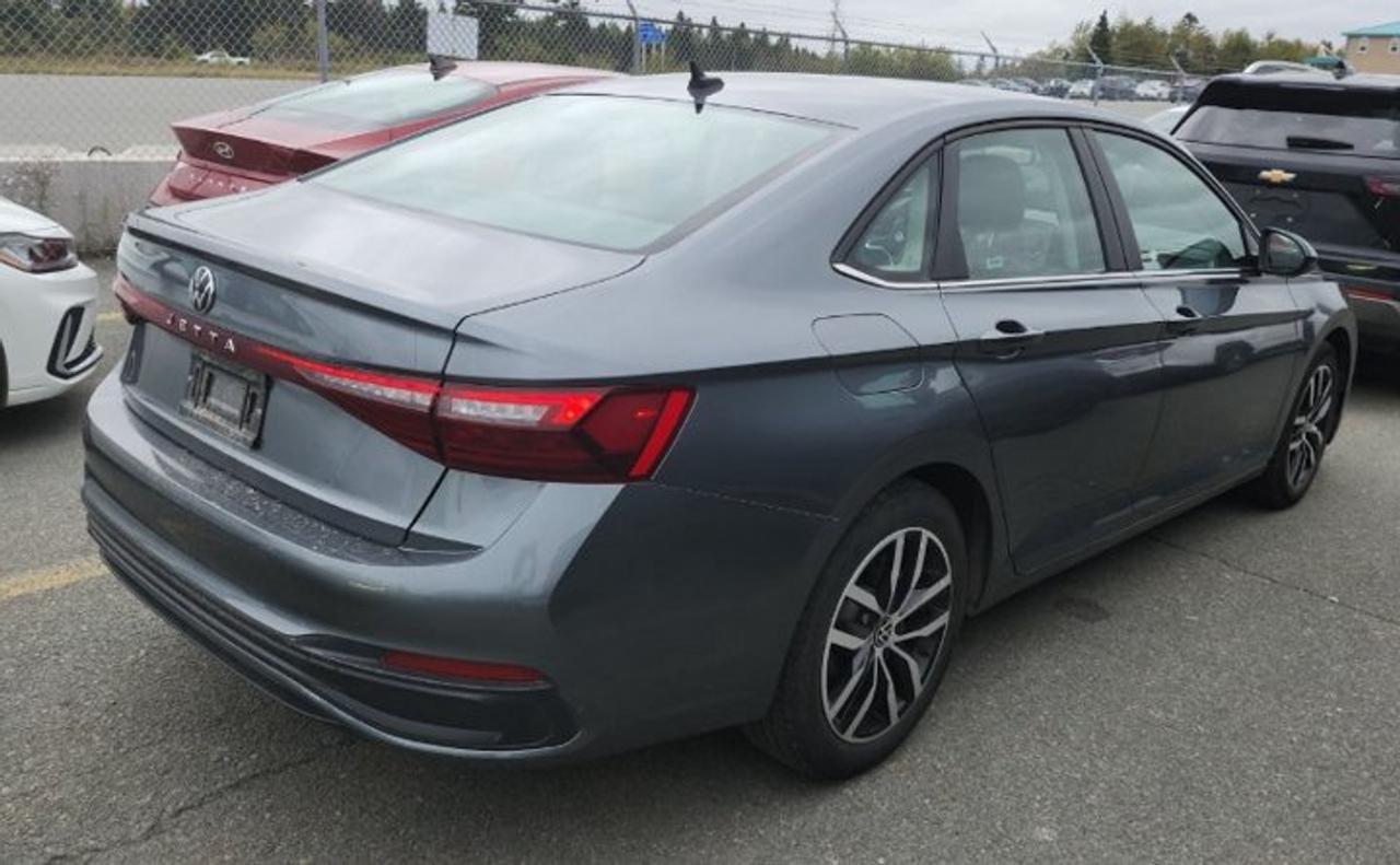 2025 Volkswagen Jetta Comfortline | Leather | Heated Wheel + Seats | Adaptive Cruise | Remote Start | Power Seat and More! Photo