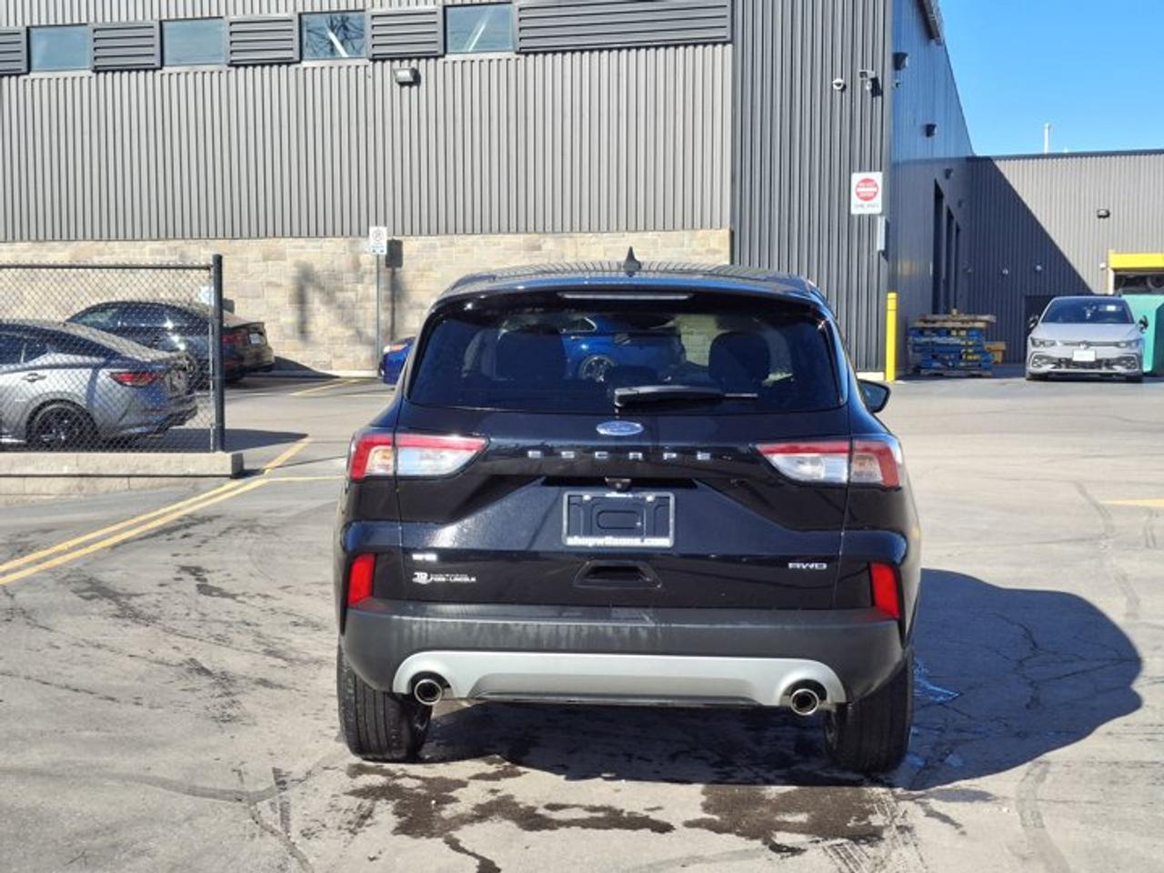 2022 Ford Escape SE AWD | Heated Seats + Steering | Power Liftgate | Remote Start | CarPlay + Android | and More ! Photo