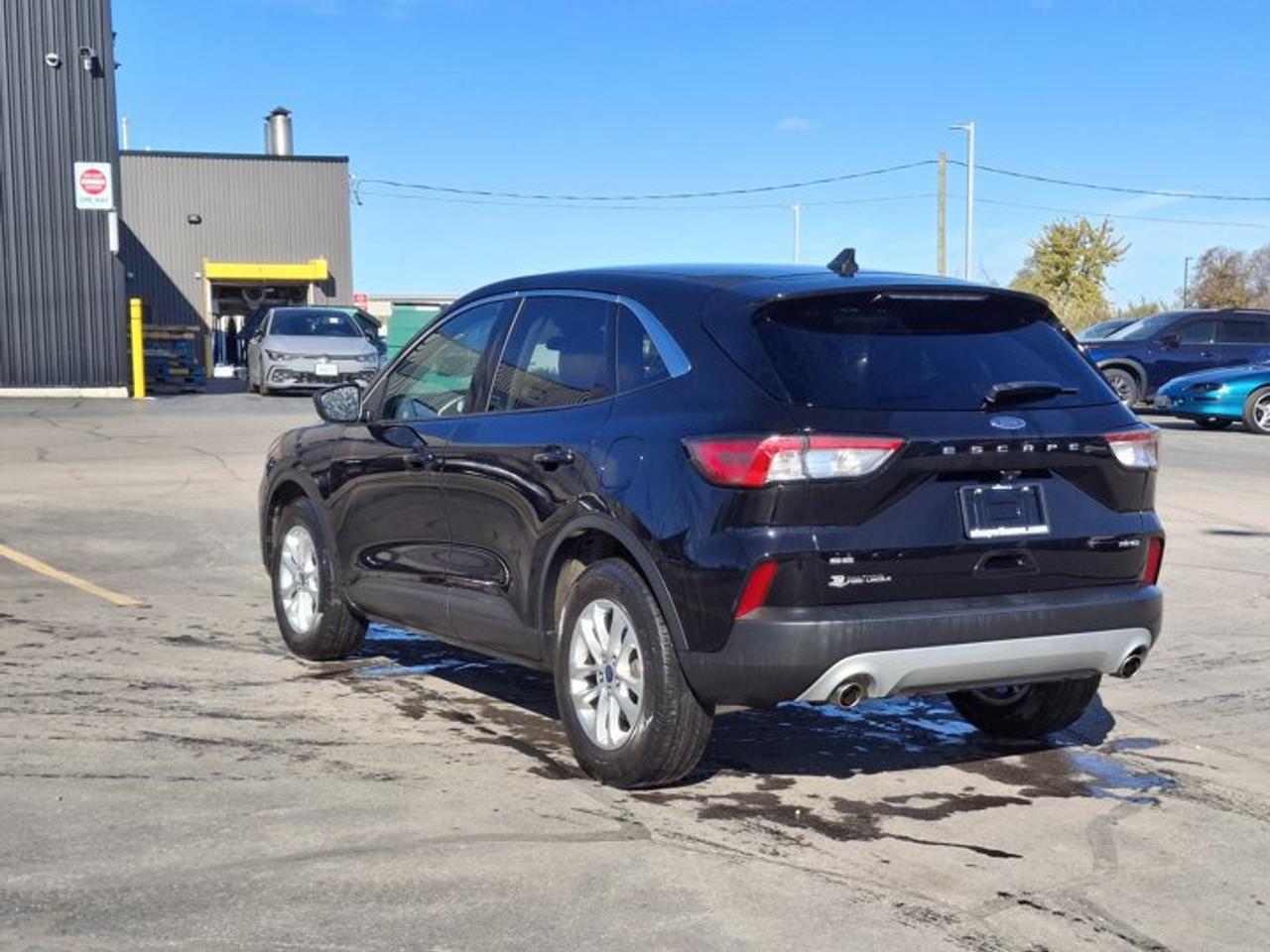 2022 Ford Escape SE AWD | Heated Seats + Steering | Power Liftgate | Remote Start | CarPlay + Android | and More ! Photo