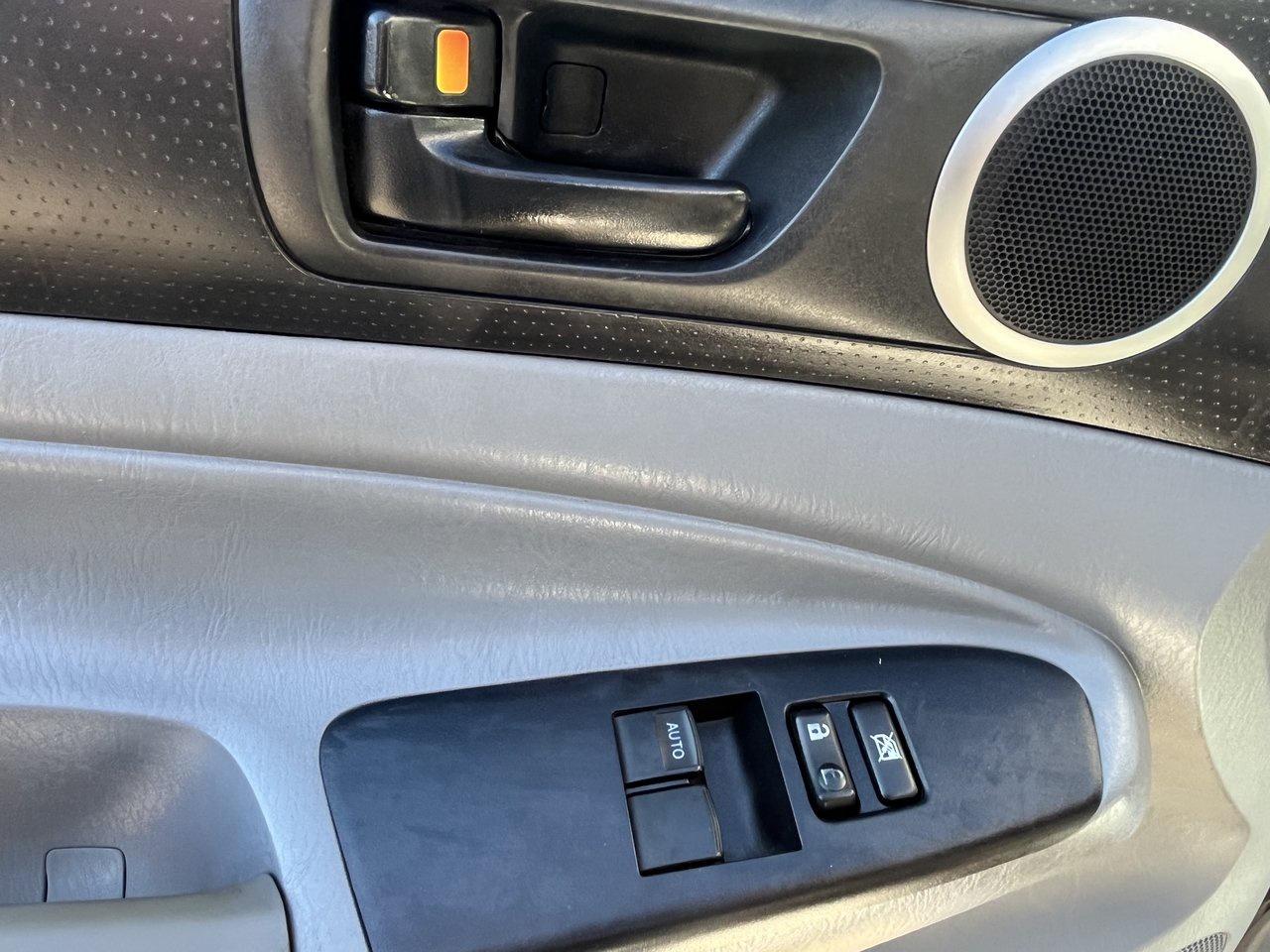 2012 Toyota Tacoma SR5 Photo