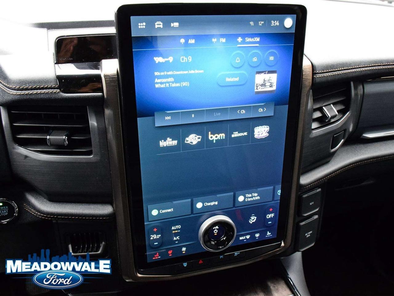2023 Ford F-150 Lightning Lariat Photo