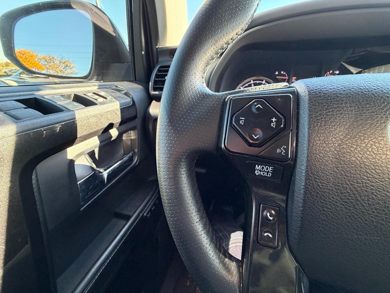 2021 Toyota 4Runner NIGHTSHADE|HEAT/VENT SEATS|NO ACCIDENT|1 OWNER Photo