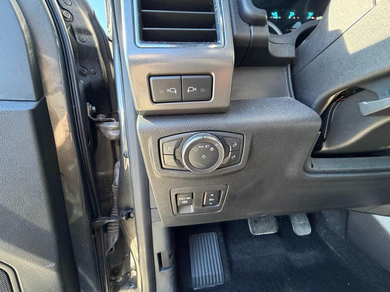 2018 Ford F-150 XLT 302A|V8|FX4|SPORT|NAV|TOW PK|1 OWNER Photo