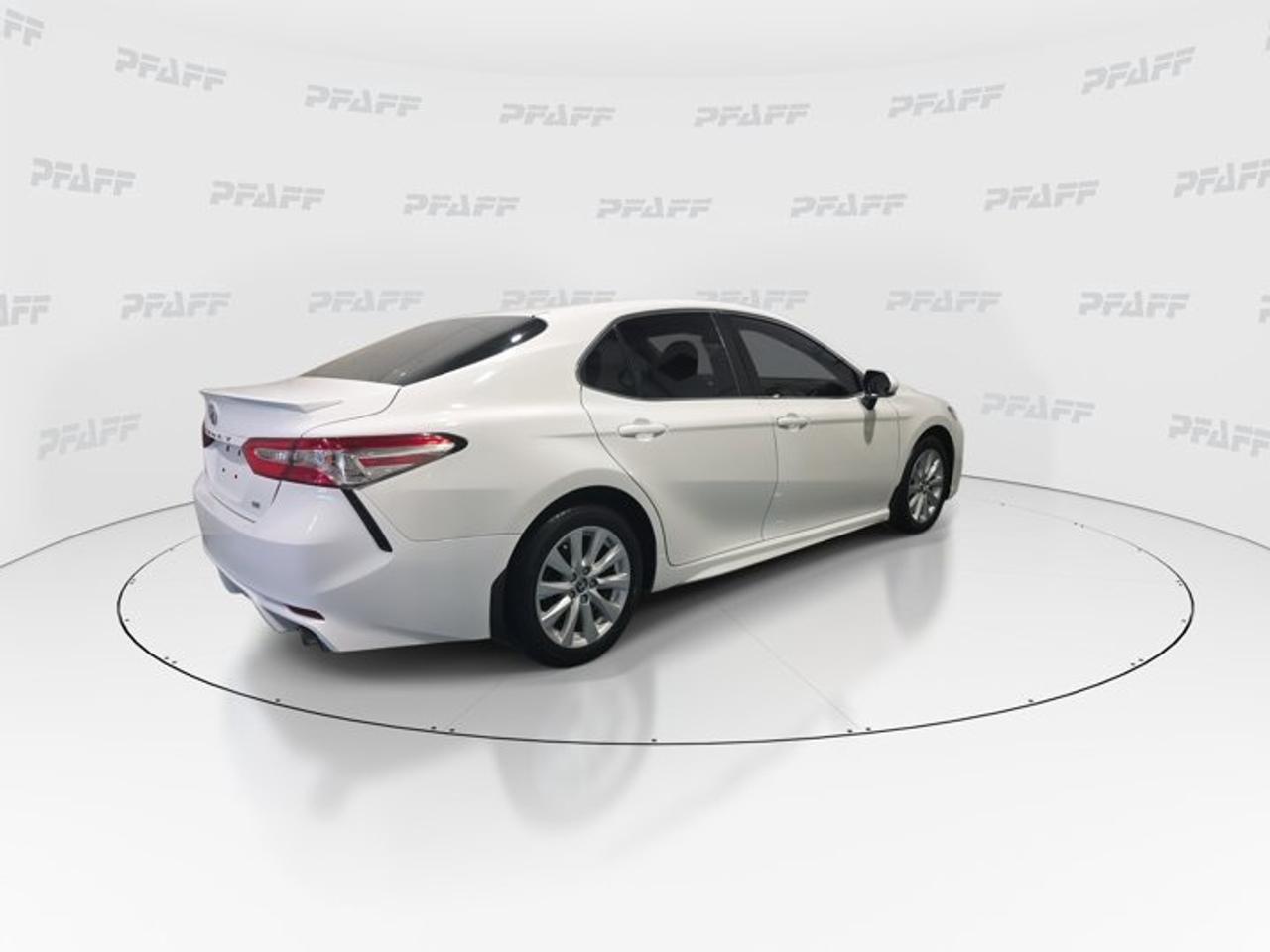 2020 Toyota Camry SE Photo