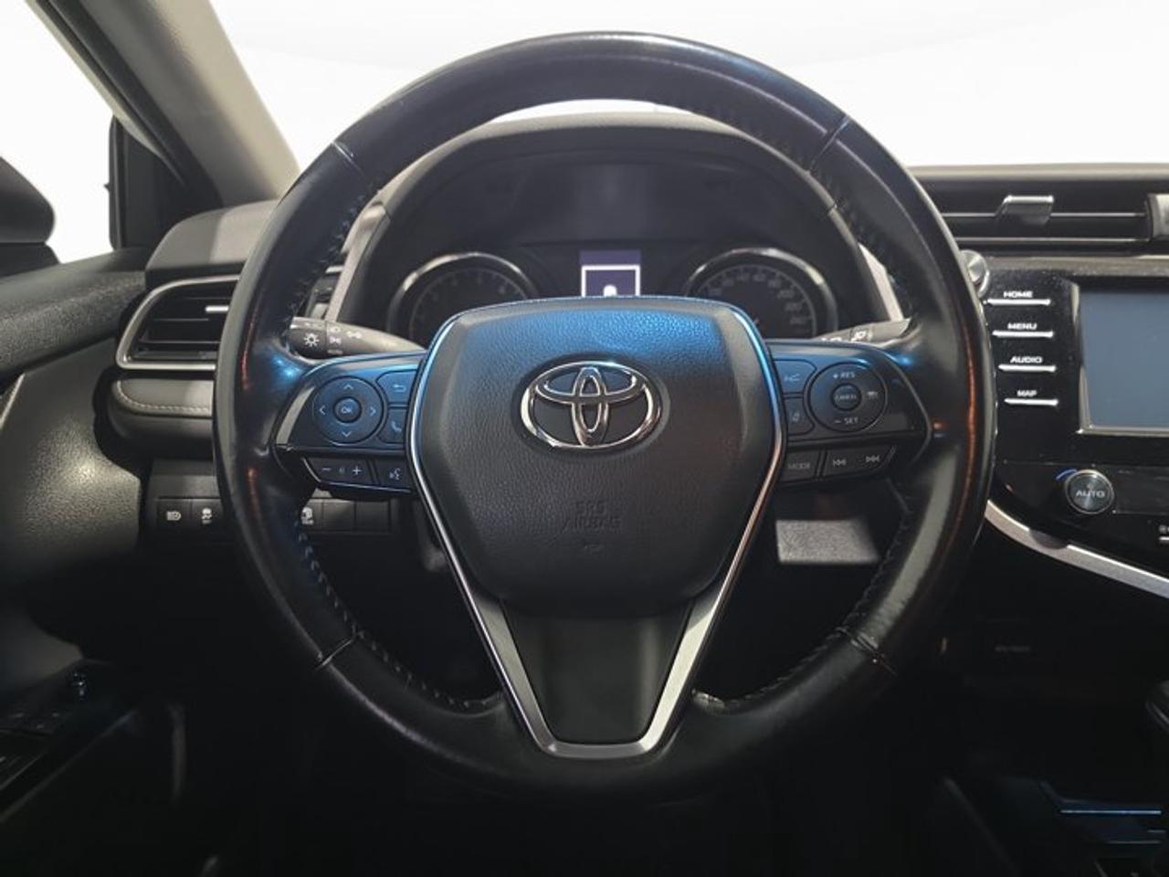 2020 Toyota Camry SE Photo