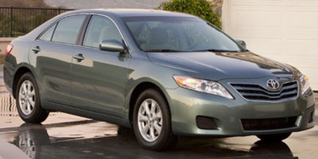 2010 Toyota Camry LE Photo