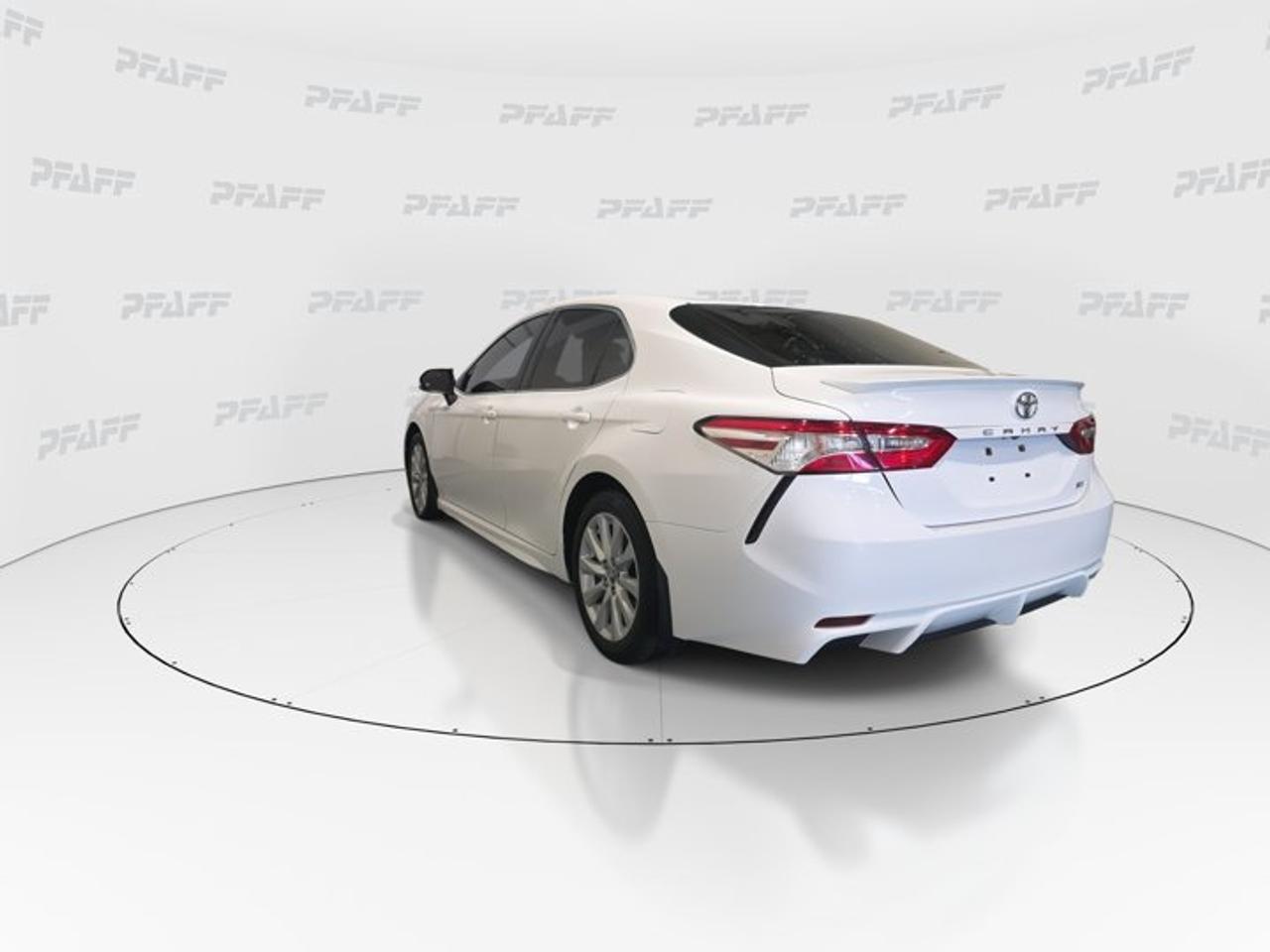 2020 Toyota Camry SE Photo