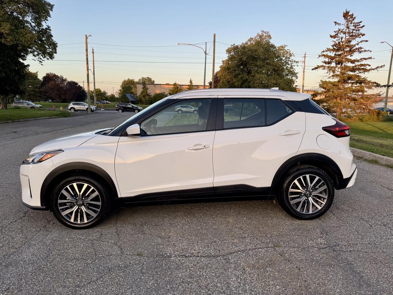 2025 Nissan Kicks SV -Certified Photo