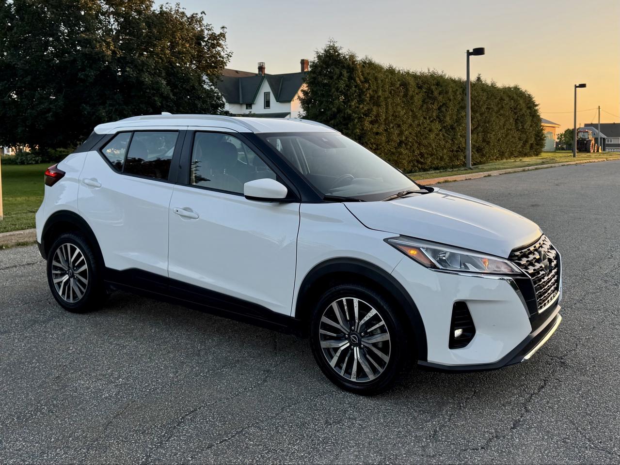 2025 Nissan Kicks SV -Certified Photo