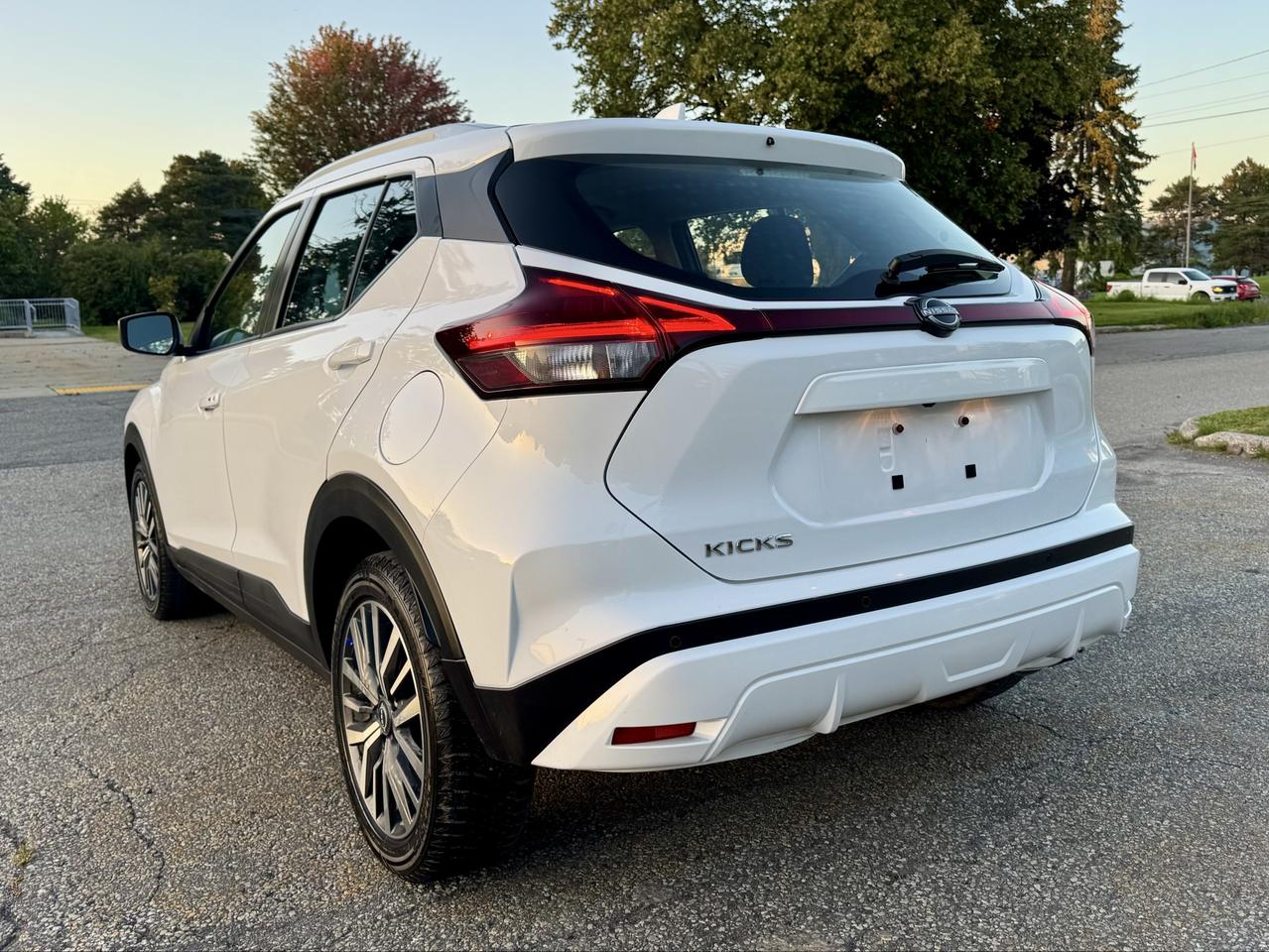 2025 Nissan Kicks SV -Certified Photo