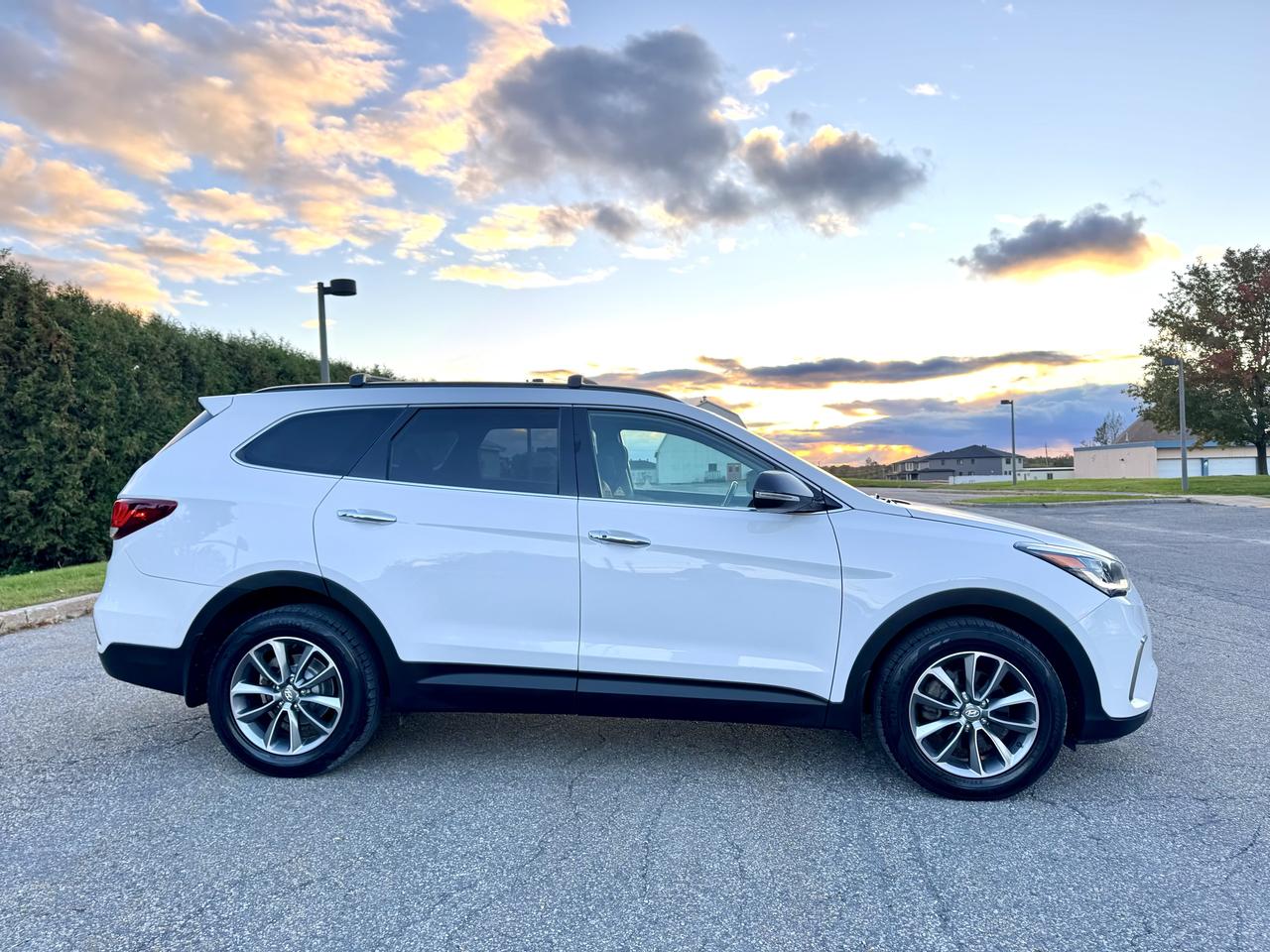 2017 Hyundai Santa Fe XL Premium Photo