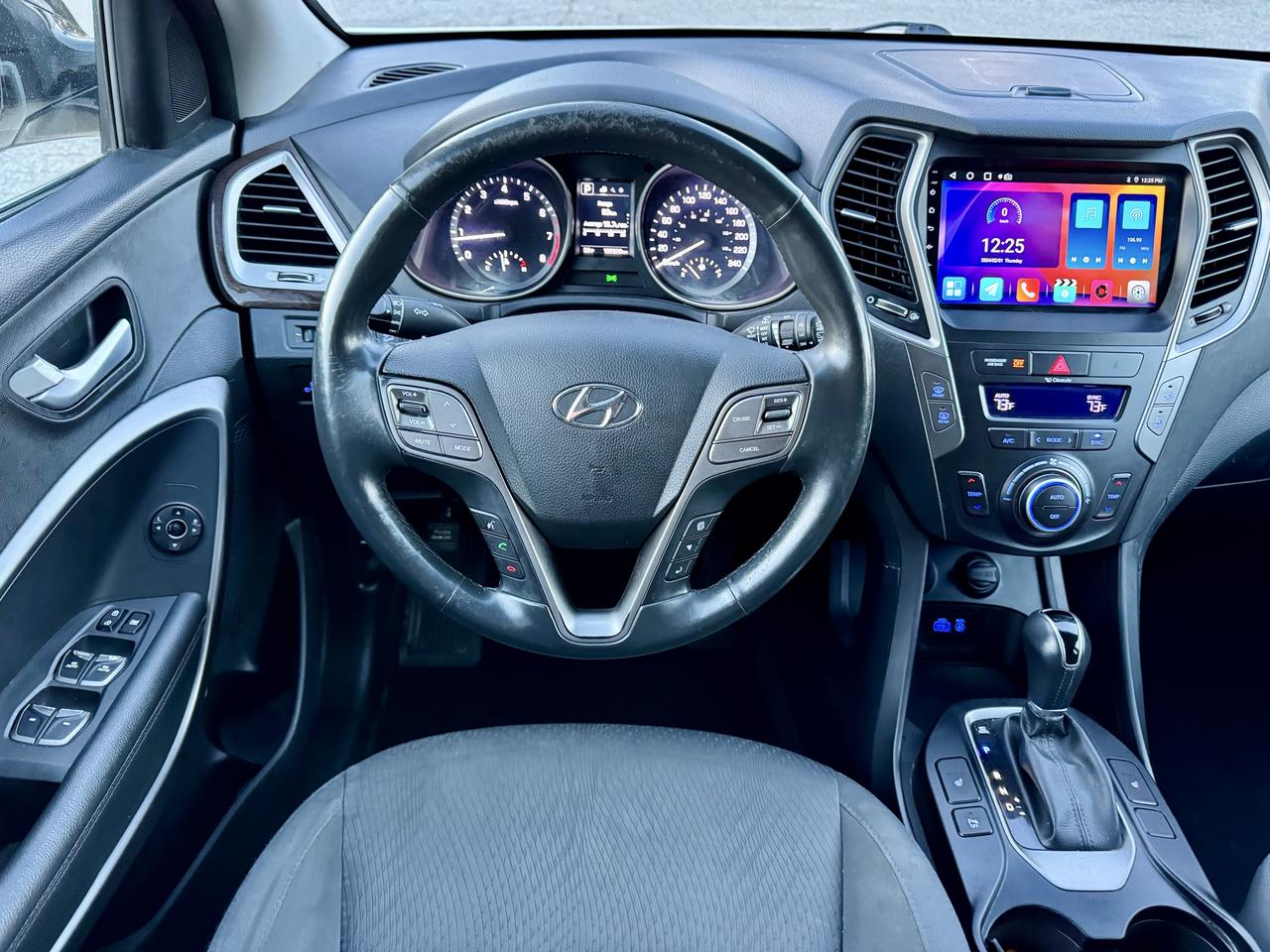 2017 Hyundai Santa Fe XL Premium Photo