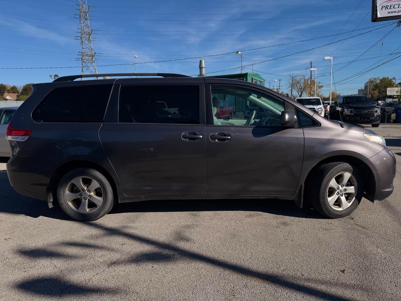 2013 Toyota Sienna LE Photo