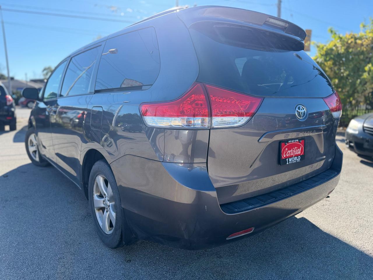 2013 Toyota Sienna LE Photo