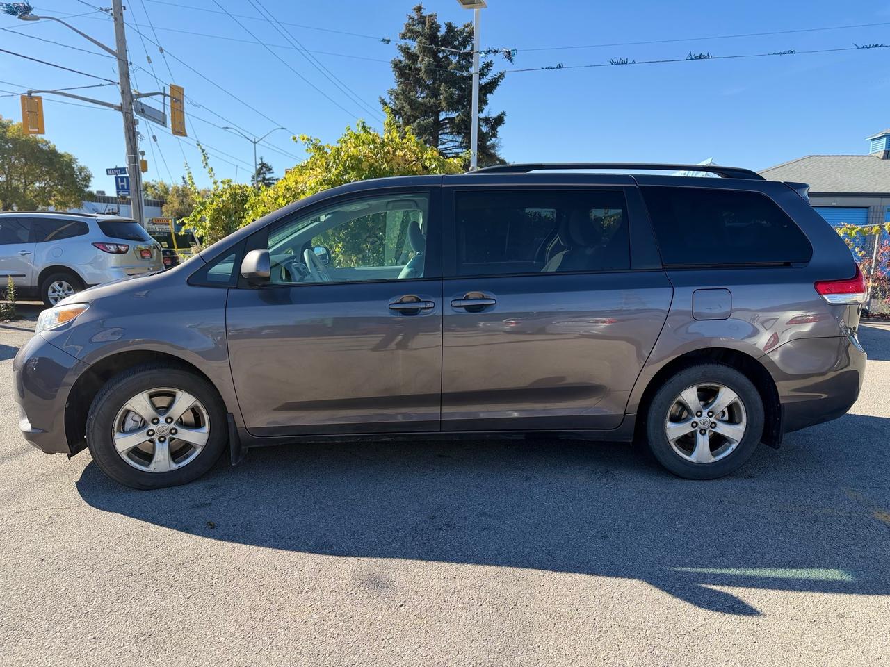 2013 Toyota Sienna LE Photo