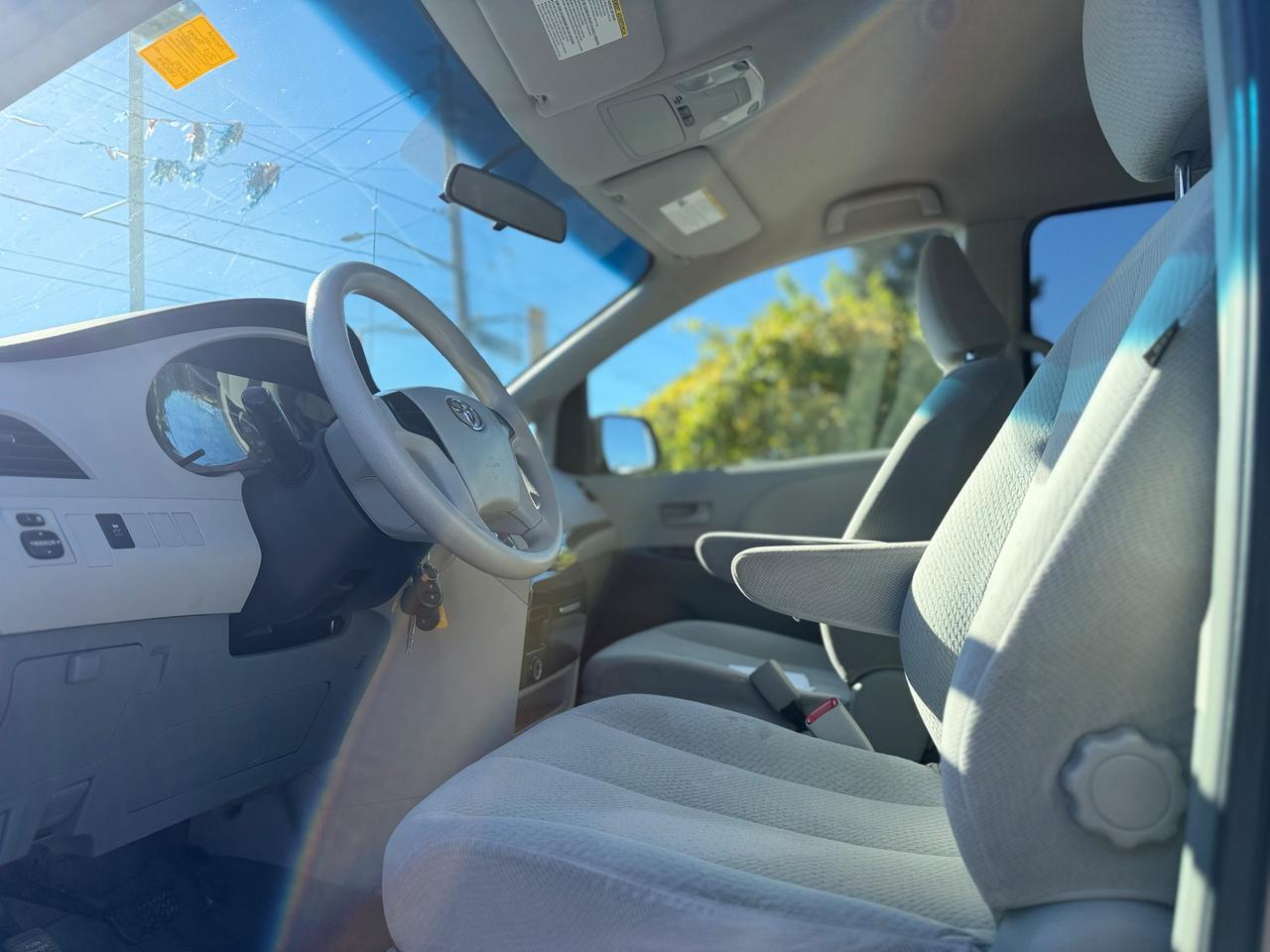 2013 Toyota Sienna LE Photo