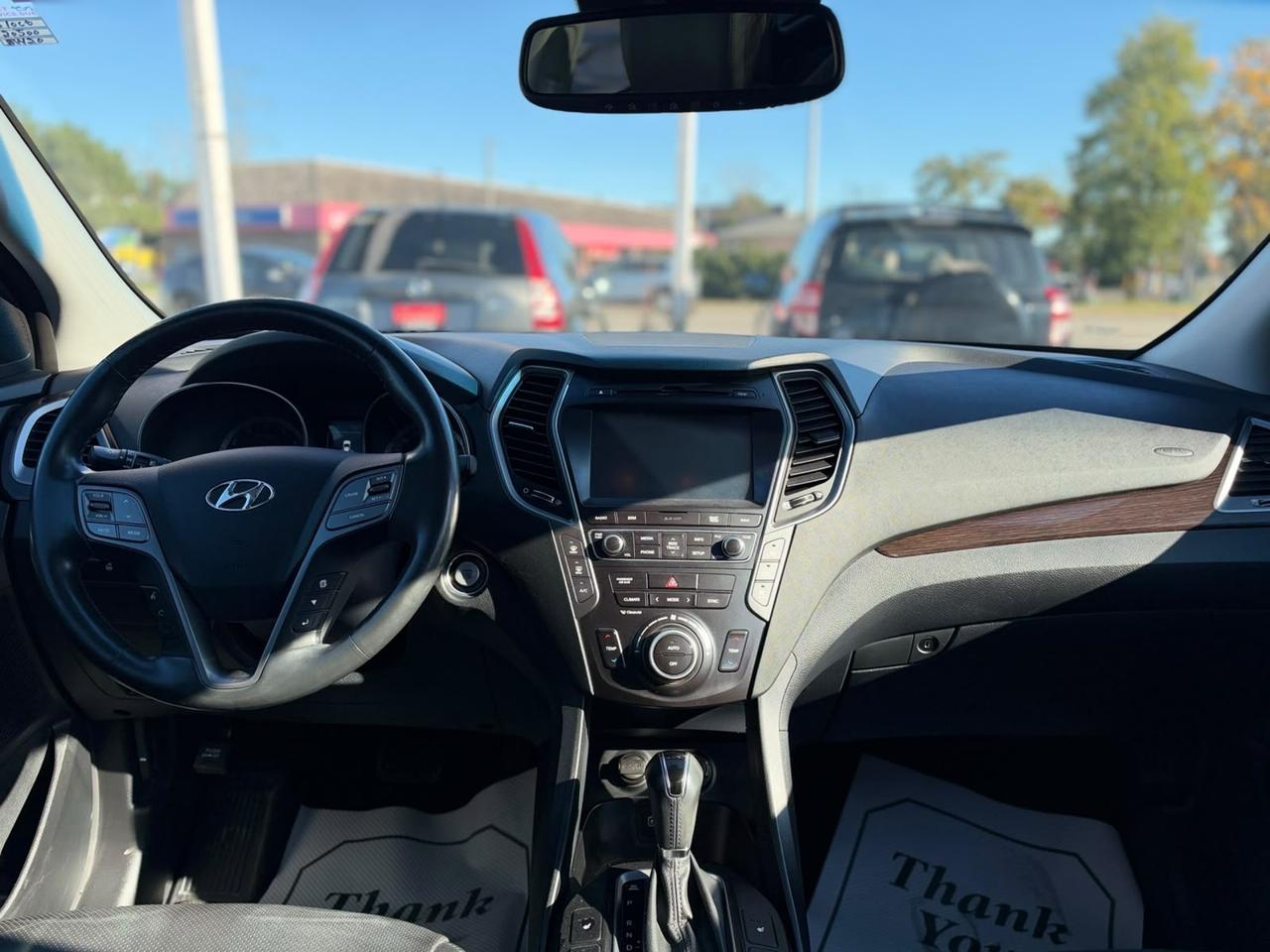 2017 Hyundai Santa Fe XL Luxury Photo