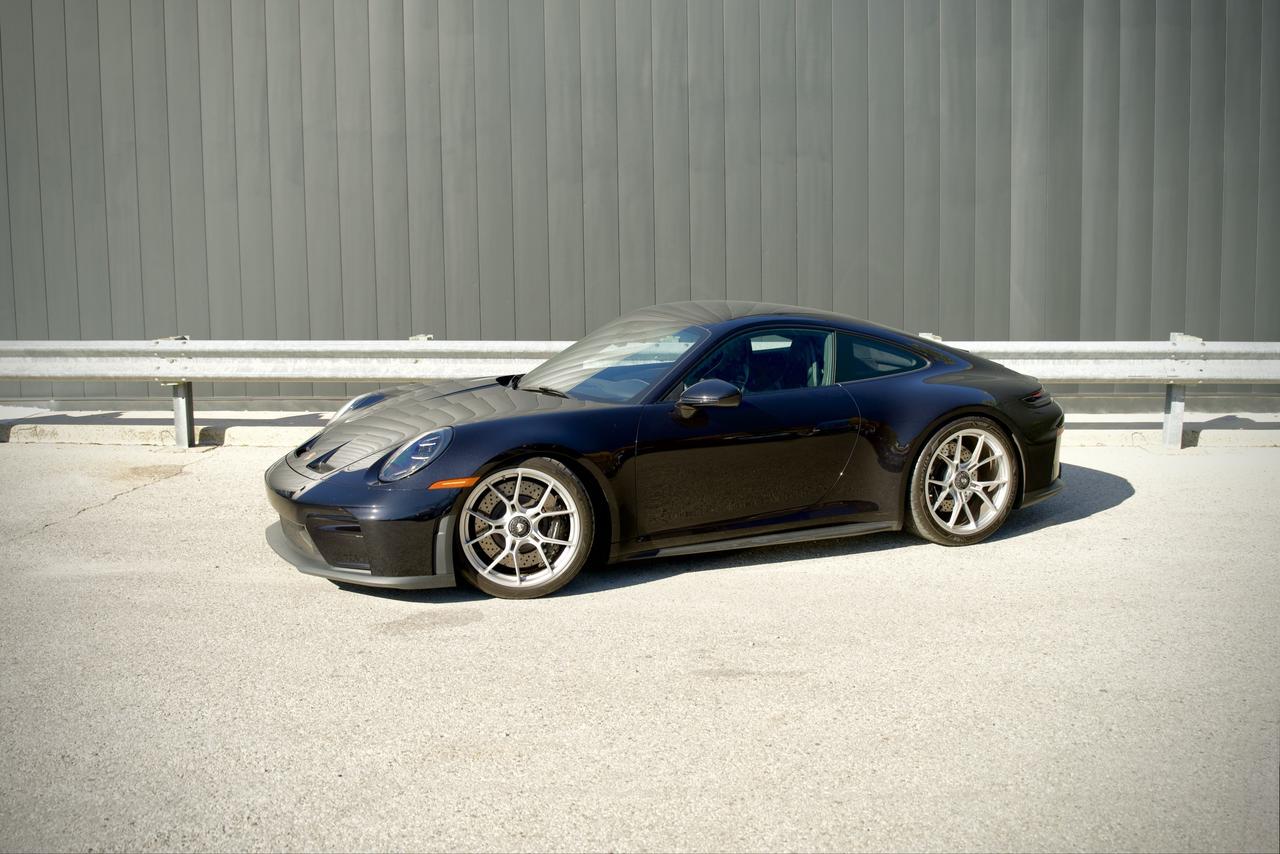 2026 Porsche 911 GT3 with Touring Package Photo0