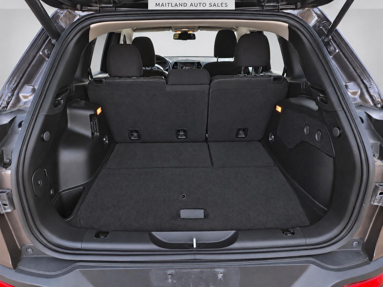 2018 Jeep Cherokee North Photo