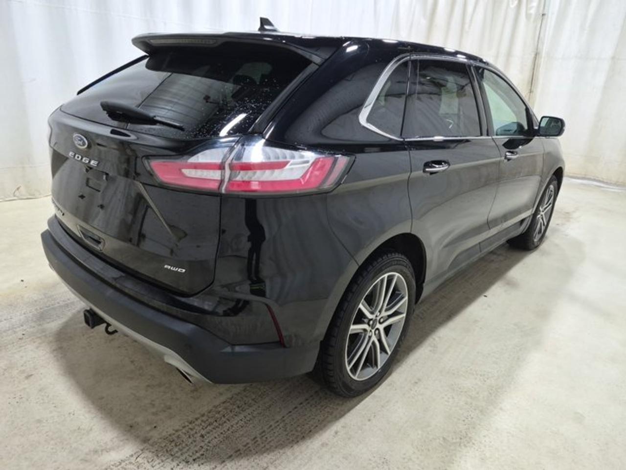 2024 Ford Edge Titanium AWD | Leather | Pano Roof | Heated Seats + Steering | Power Liftgate | Remote Start & More! Photo