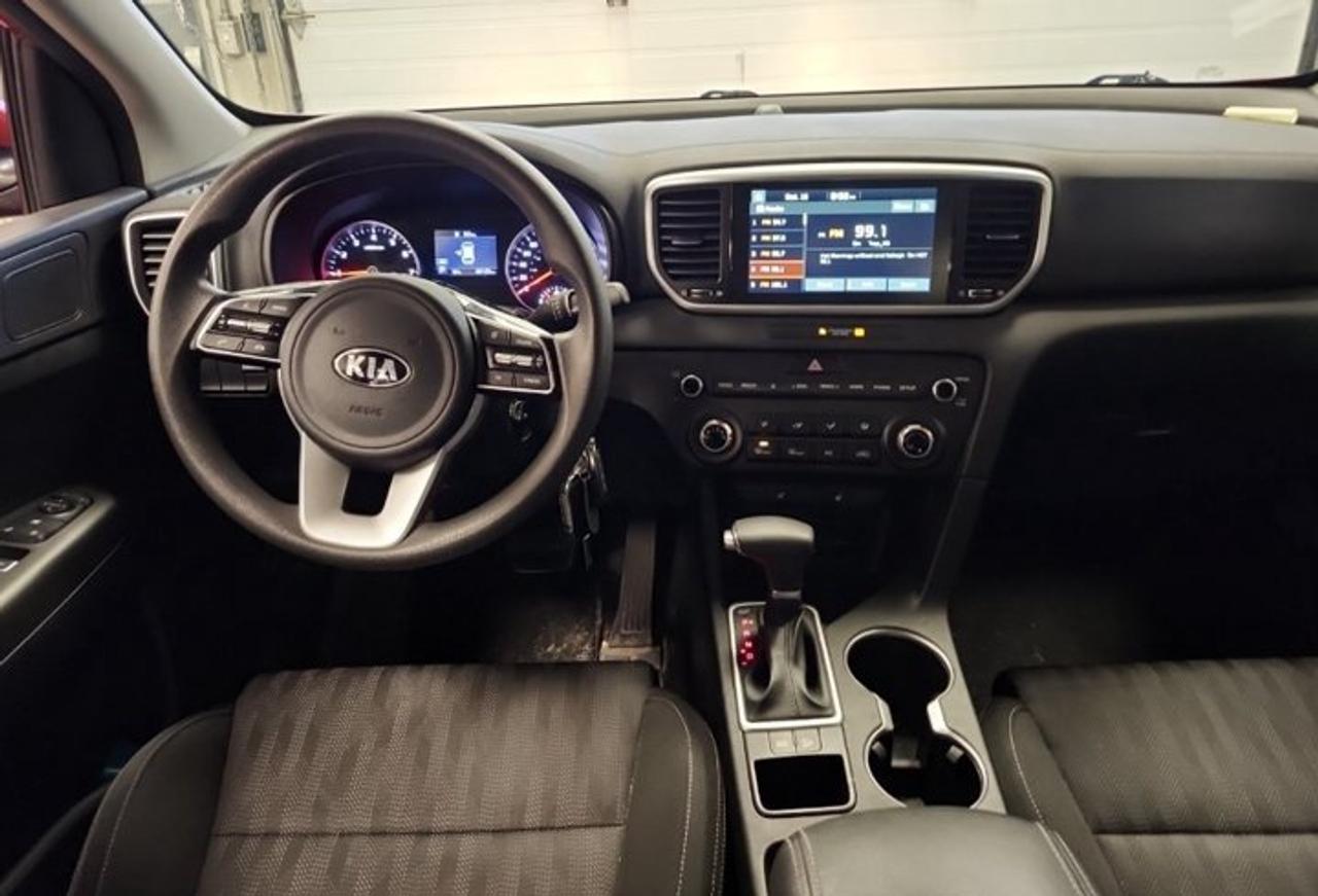 2021 Kia Sportage LX | Heated Seats | CarPlay + Android | Rear Camera | and More ! Photo3