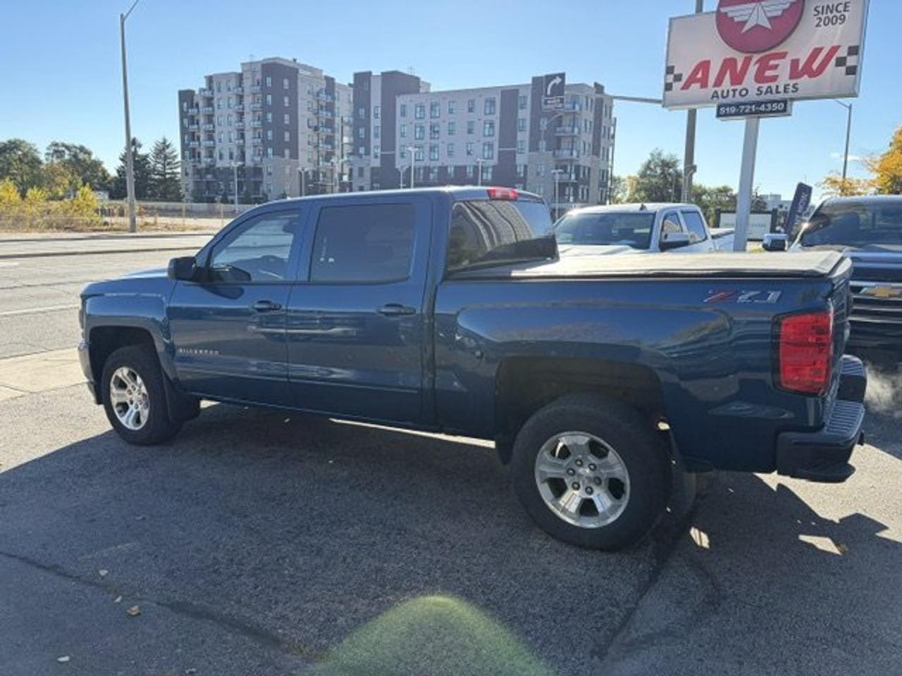 2018 Chevrolet Silverado 1500 Z71 OFF ROAD 1LT crew cab no accidents Photo4