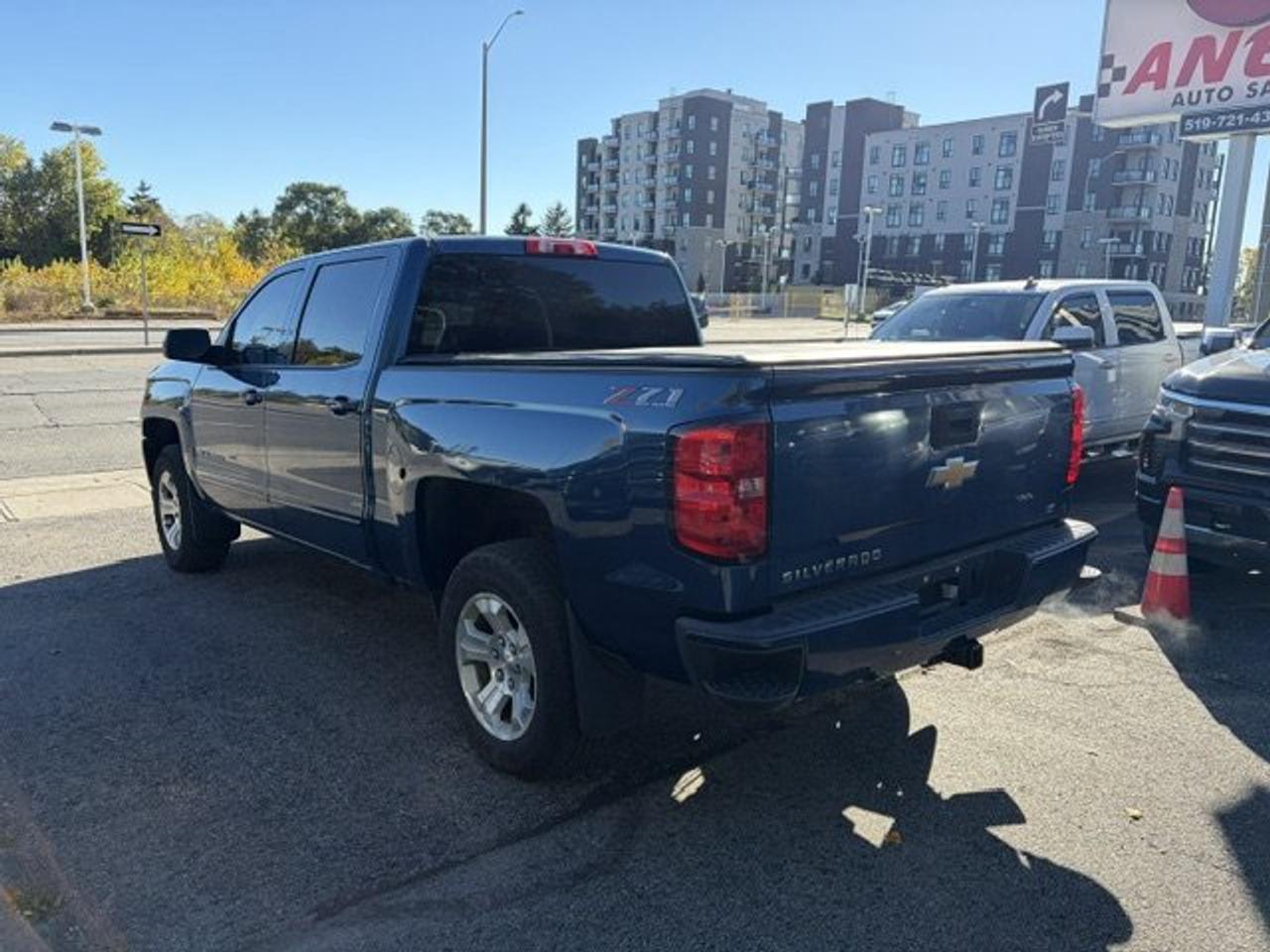 2018 Chevrolet Silverado 1500 Z71 OFF ROAD 1LT crew cab no accidents Photo