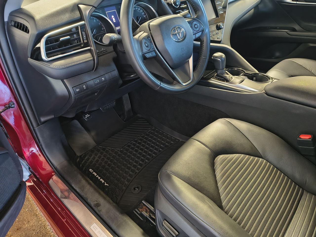 2018 Toyota Camry SE Photo0