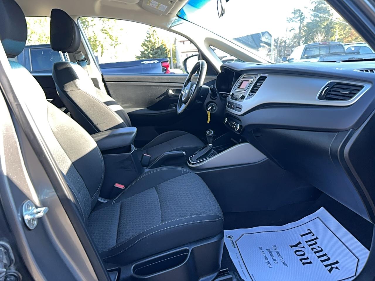 2017 Kia Rondo LX w/3rd Row Photo