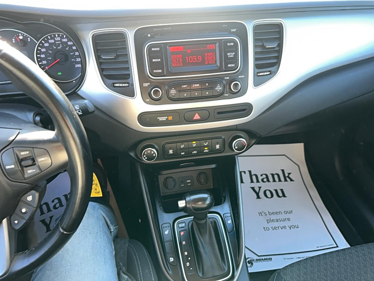 2017 Kia Rondo LX w/3rd Row Photo