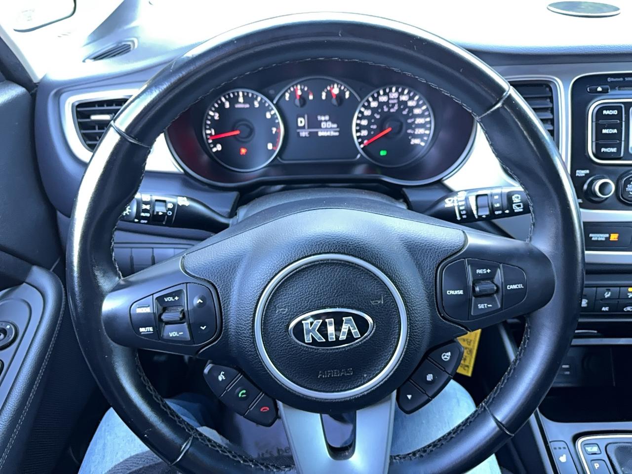 2017 Kia Rondo LX w/3rd Row Photo