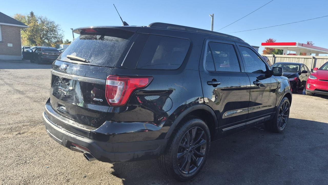2018 Ford Explorer XLT, 4X4, ONLY 127KMS, 7 PASSENGER, CERTIFIED Photo