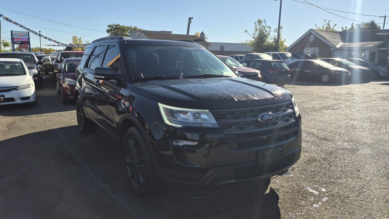 2018 Ford Explorer XLT, 4X4, ONLY 127KMS, 7 PASSENGER, CERTIFIED Photo