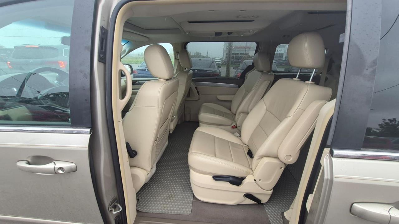2009 Volkswagen Routan SEL PREMIUM, 7 PASS, LEATHER, LOADED, AS IS Photo